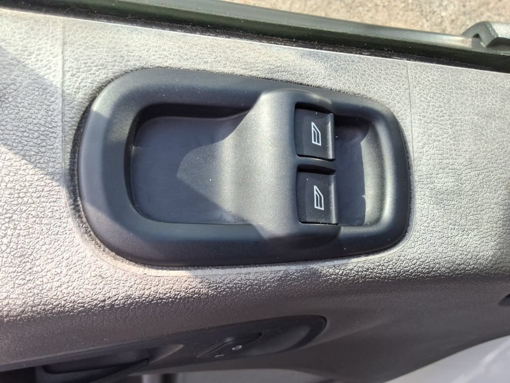 Used 2020 Ford Transit 250 Medium Roof RWD image 18
