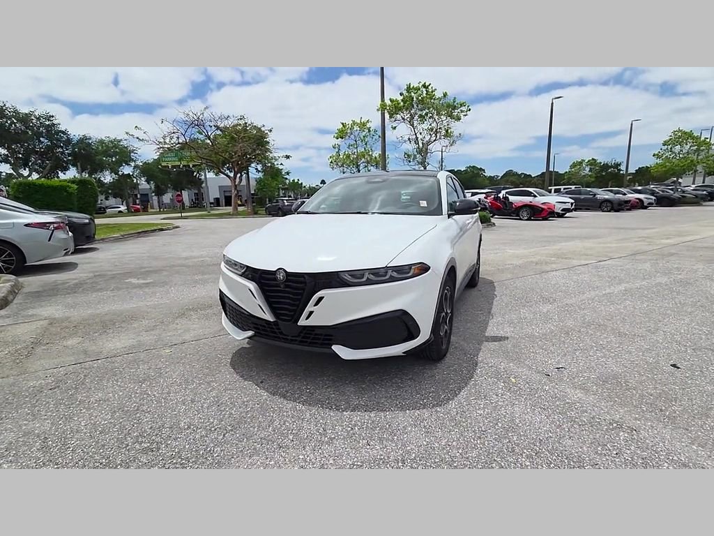 New 2026 Alfa Romeo Tonale w/ Red Premium Package AWD/4WD image 37