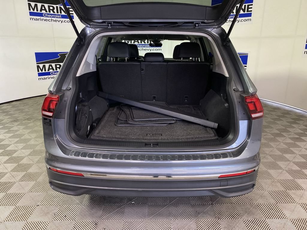 Used 2023 Volkswagen Tiguan SE AWD/4WD image 30