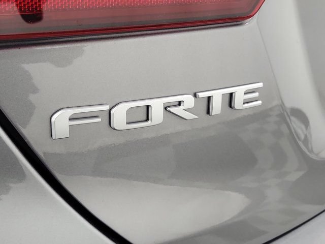 Used 2023 Kia Forte GT-Line FWD image 7