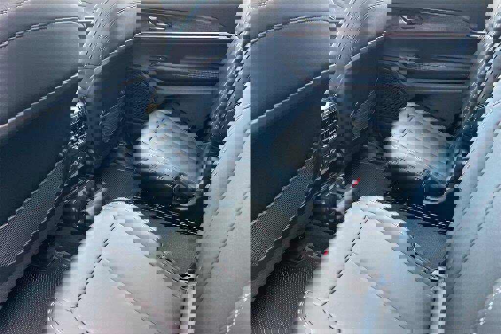 New 2025 Jeep Grand Cherokee L Limited image 12