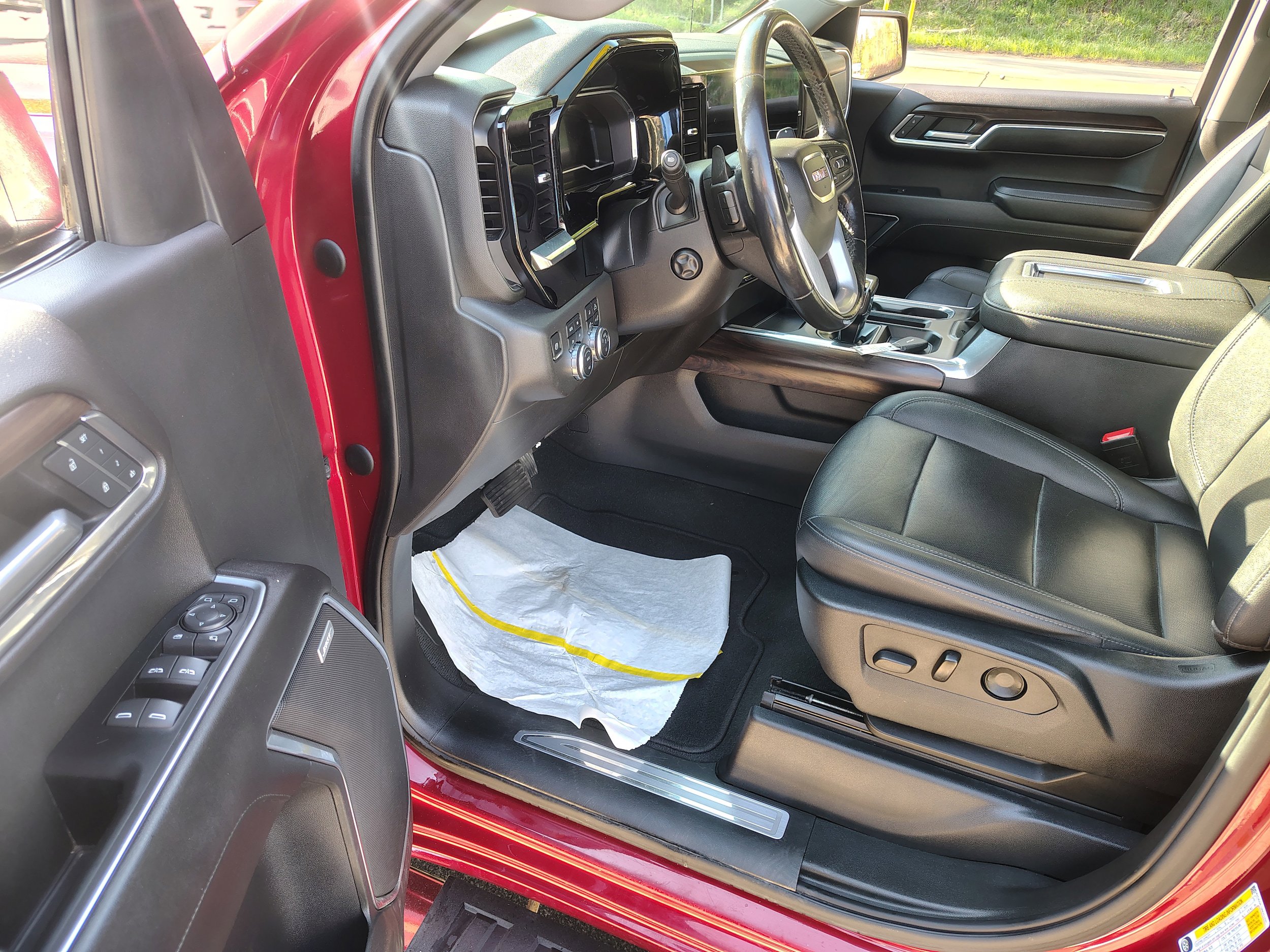 Used 2022 GMC Sierra 1500 SLT w/ SLT Convenience Package AWD/4WD image 19