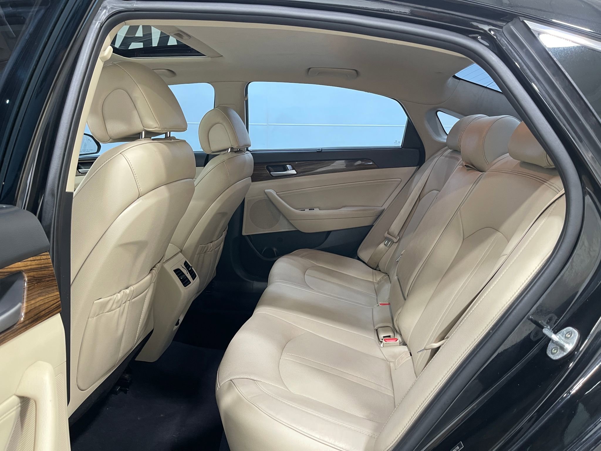 Used 2017 Hyundai Sonata Limited w/ Tech Package 03 image 30