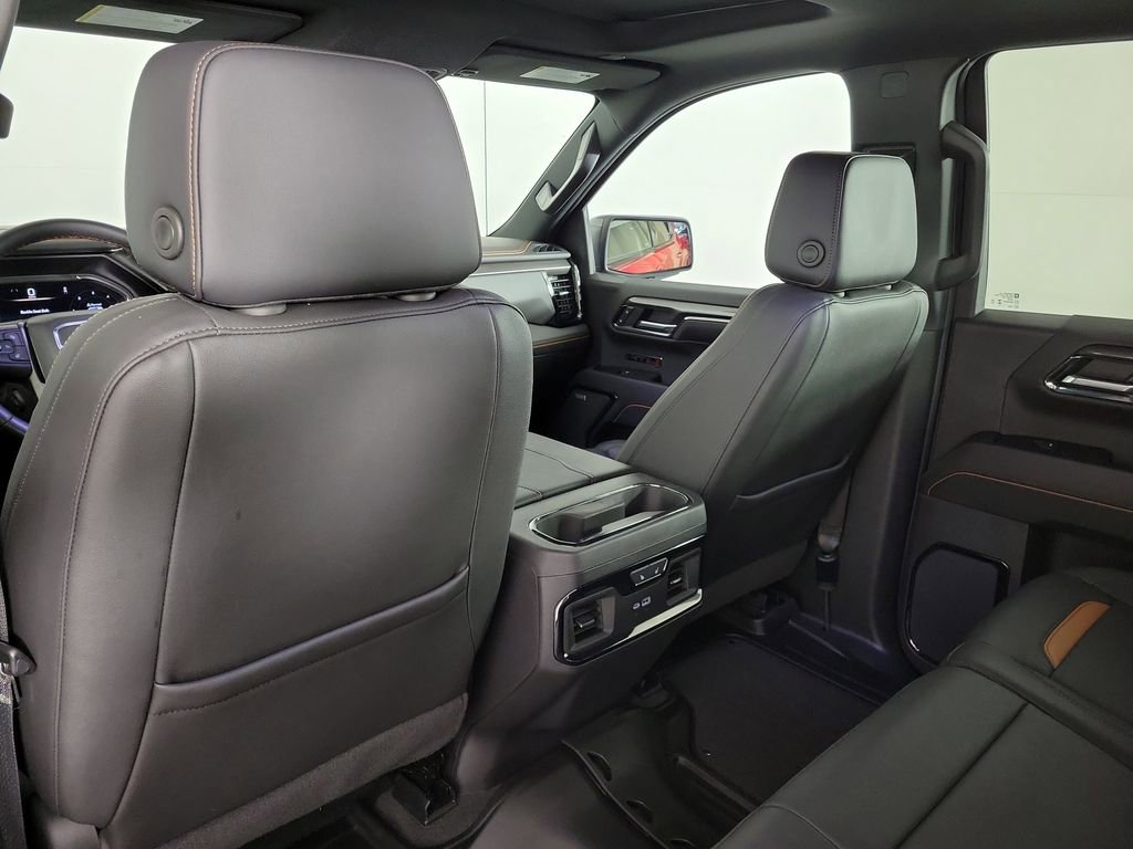 Used 2024 GMC Sierra 1500 AT4 w/ Technology Package image 10