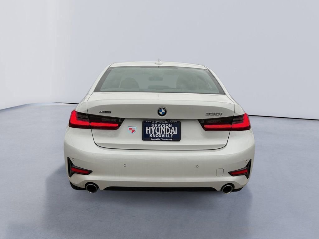 Used 2022 BMW 330i xDrive Sedan w/ Premium Package image 4
