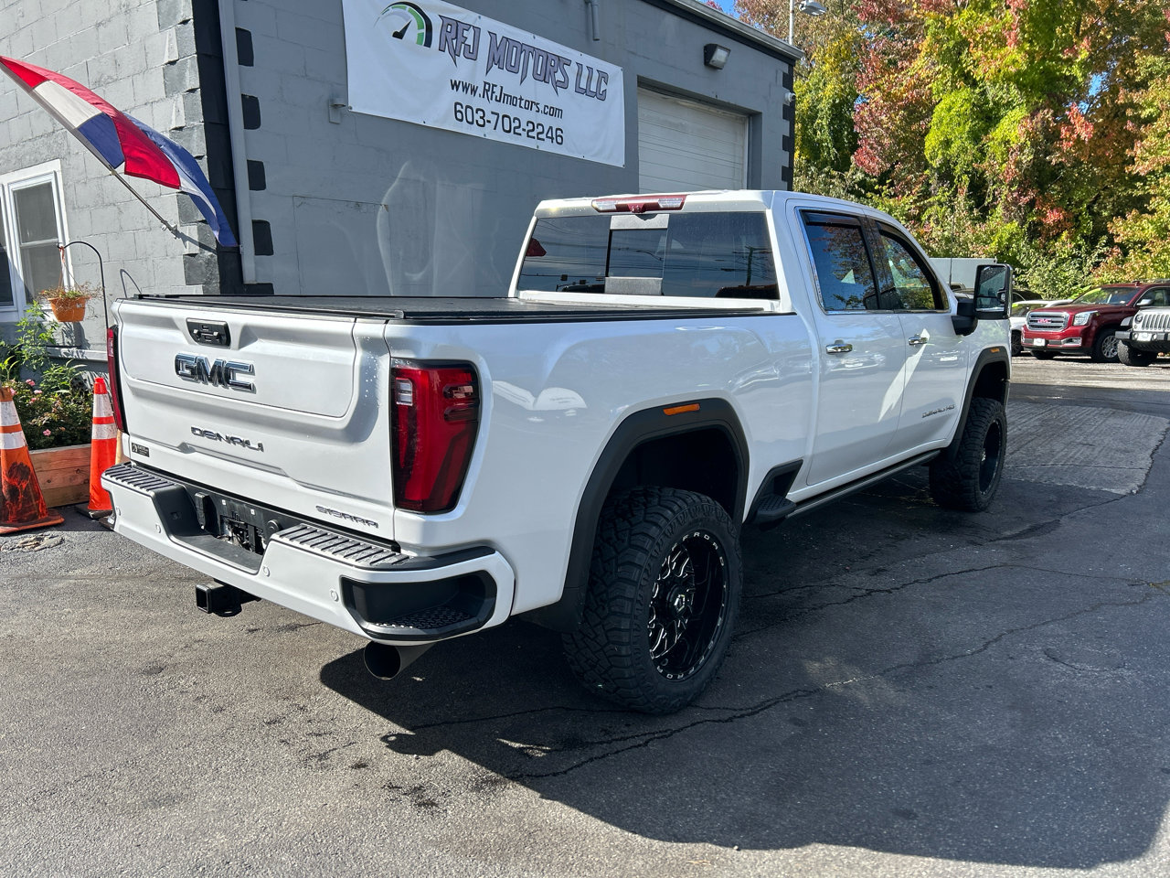 Used 2024 GMC Sierra 2500 Denali Ultimate w/ Snow Plow Prep/Camper Package image 7