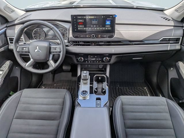 Used 2026 Mitsubishi Outlander AWD image 14