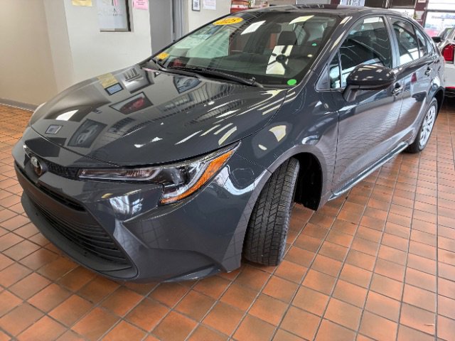 Used 2025 Toyota Corolla LE image 8