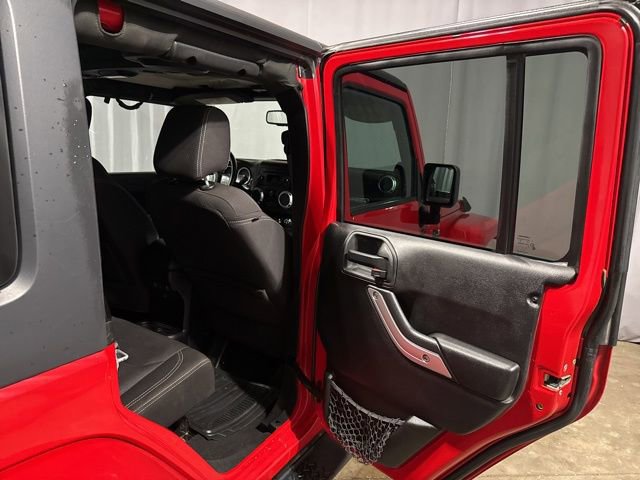 Used 2013 Jeep Wrangler Unlimited Sahara AWD/4WD image 26