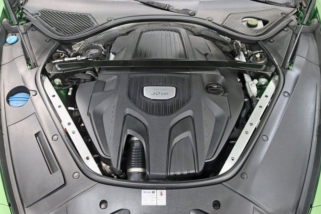 Used 2020 Porsche Panamera 4 image 38