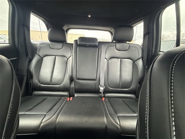 Used 2024 Jeep Grand Cherokee Limited w/ Black Appearance Package image 21