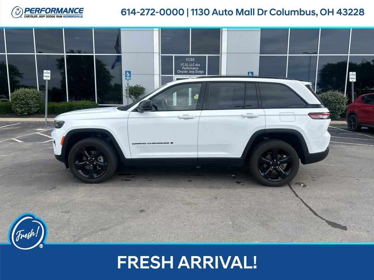 Used 2023 Jeep Grand Cherokee Altitude AWD/4WD image 7