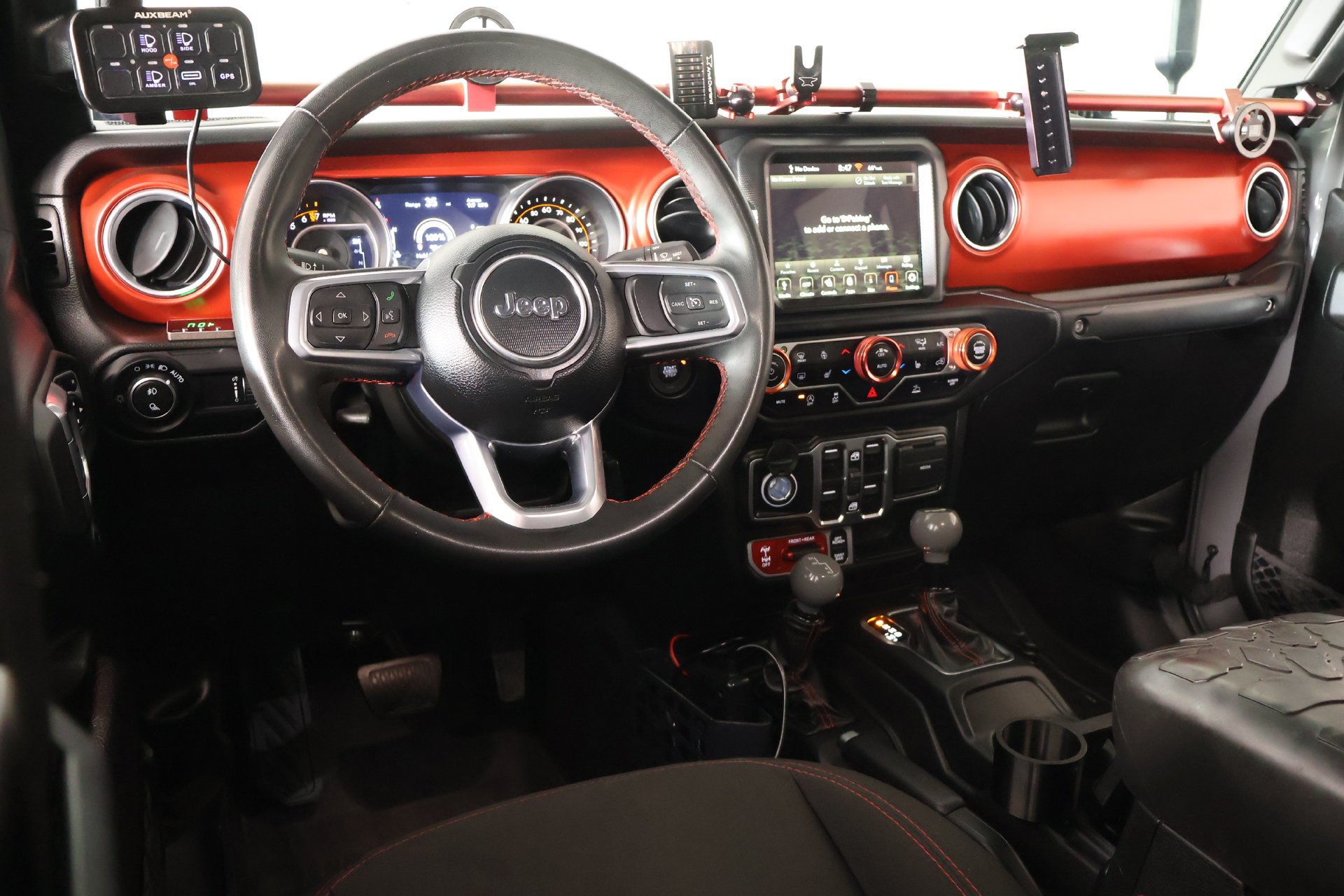 Used 2023 Jeep Gladiator Rubicon w/ Cold Weather Group AWD/4WD image 2