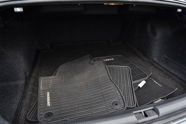 Certified 2022 Volkswagen Passat 2.0T image 26