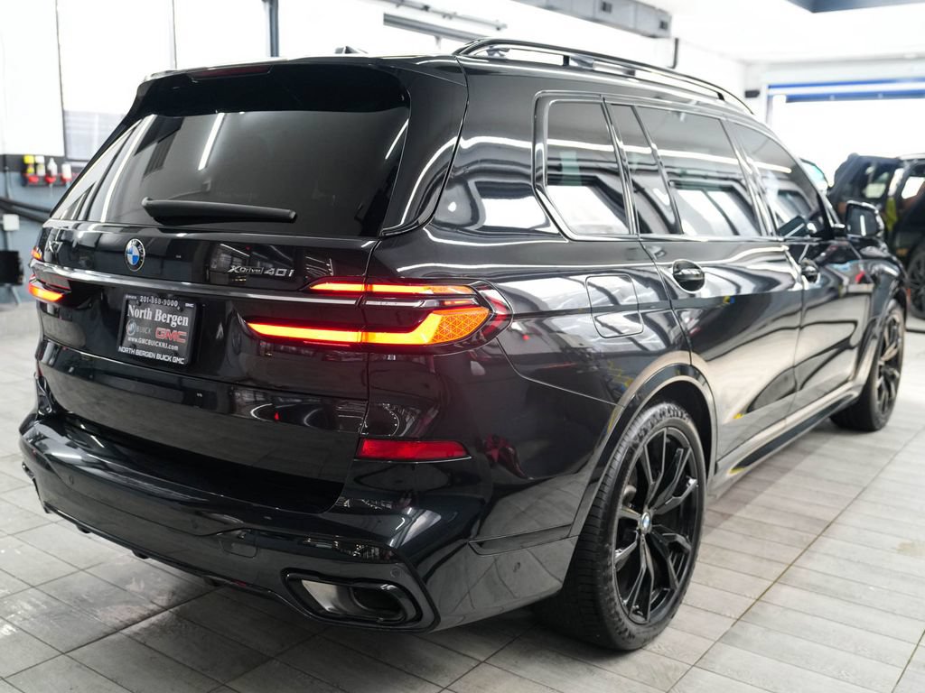 Used 2023 BMW X7 xDrive40i w/ M Sport Package AWD/4WD image 8