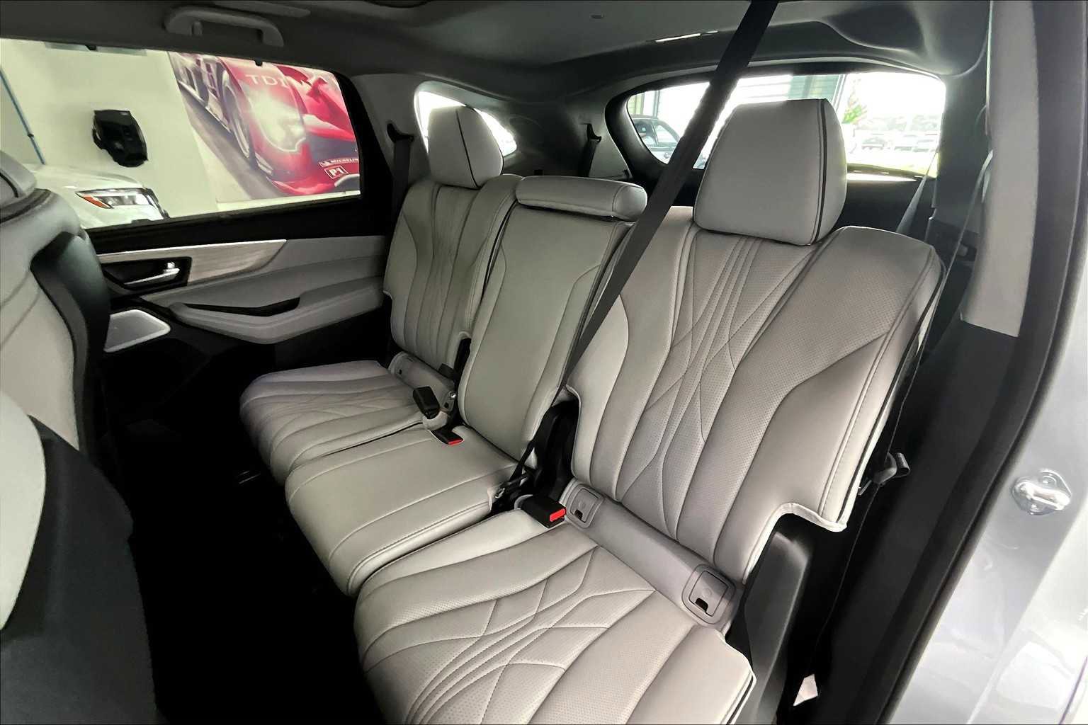 New 2026 Acura MDX SH-AWD w/ Advance Package image 11