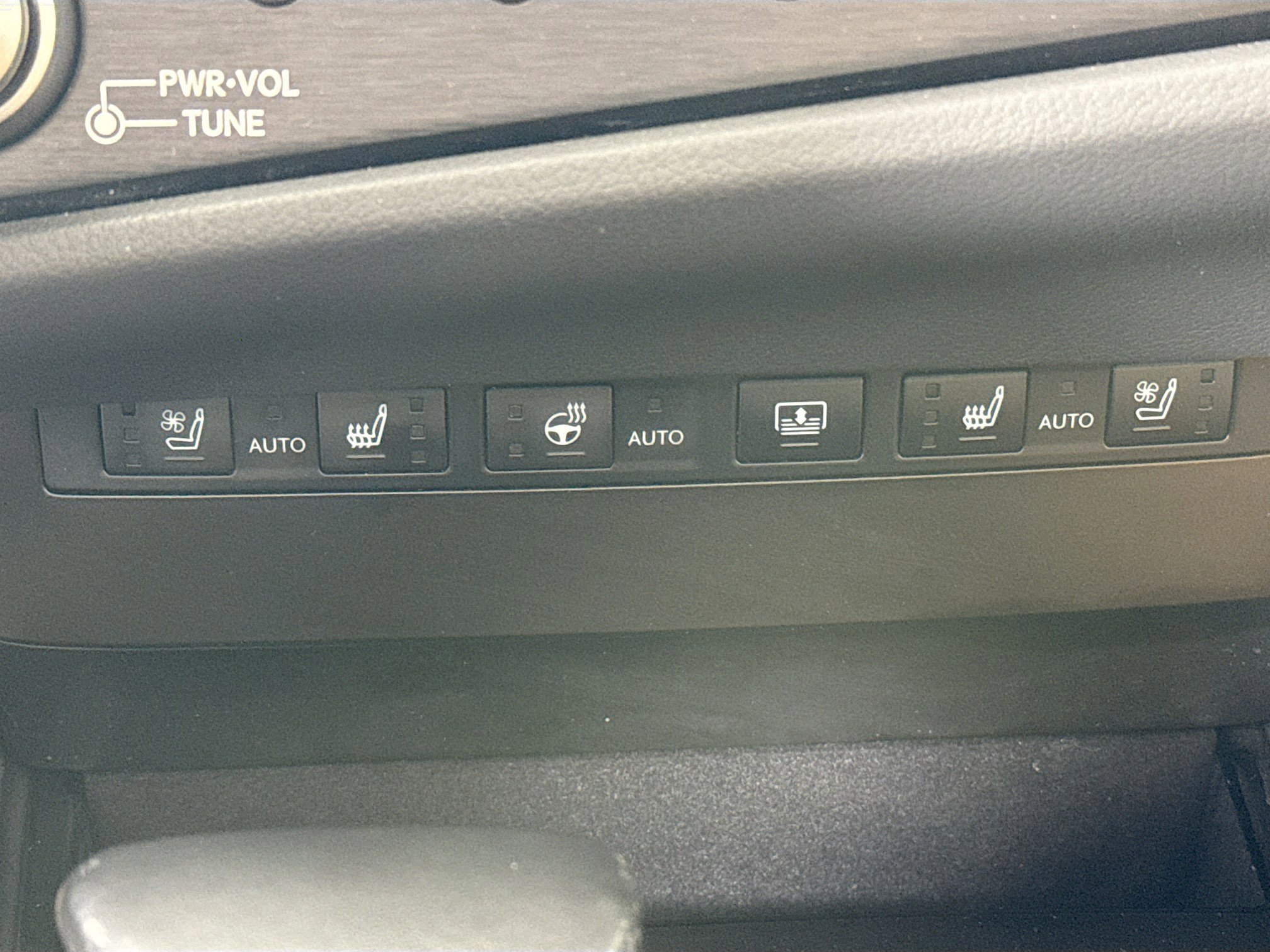 Certified 2023 Lexus ES 350 Luxury w/ Accessory Package (Z2) image 21