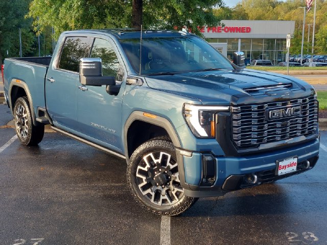 Used 2025 GMC Sierra 2500 Denali Ultimate AWD/4WD image 2
