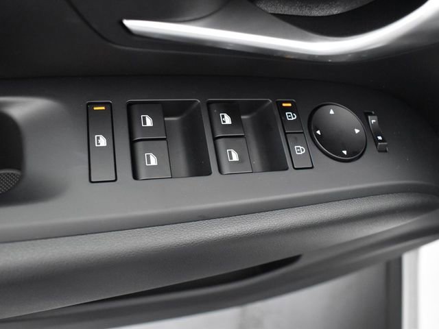 Used 2025 Hyundai Santa Cruz SE FWD image 10