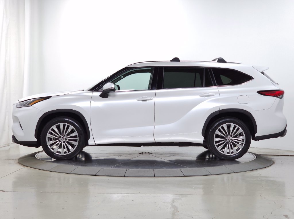 Used 2022 Toyota Highlander Platinum FWD image 5