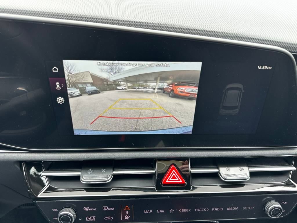 New 2025 Kia Niro EX image 24