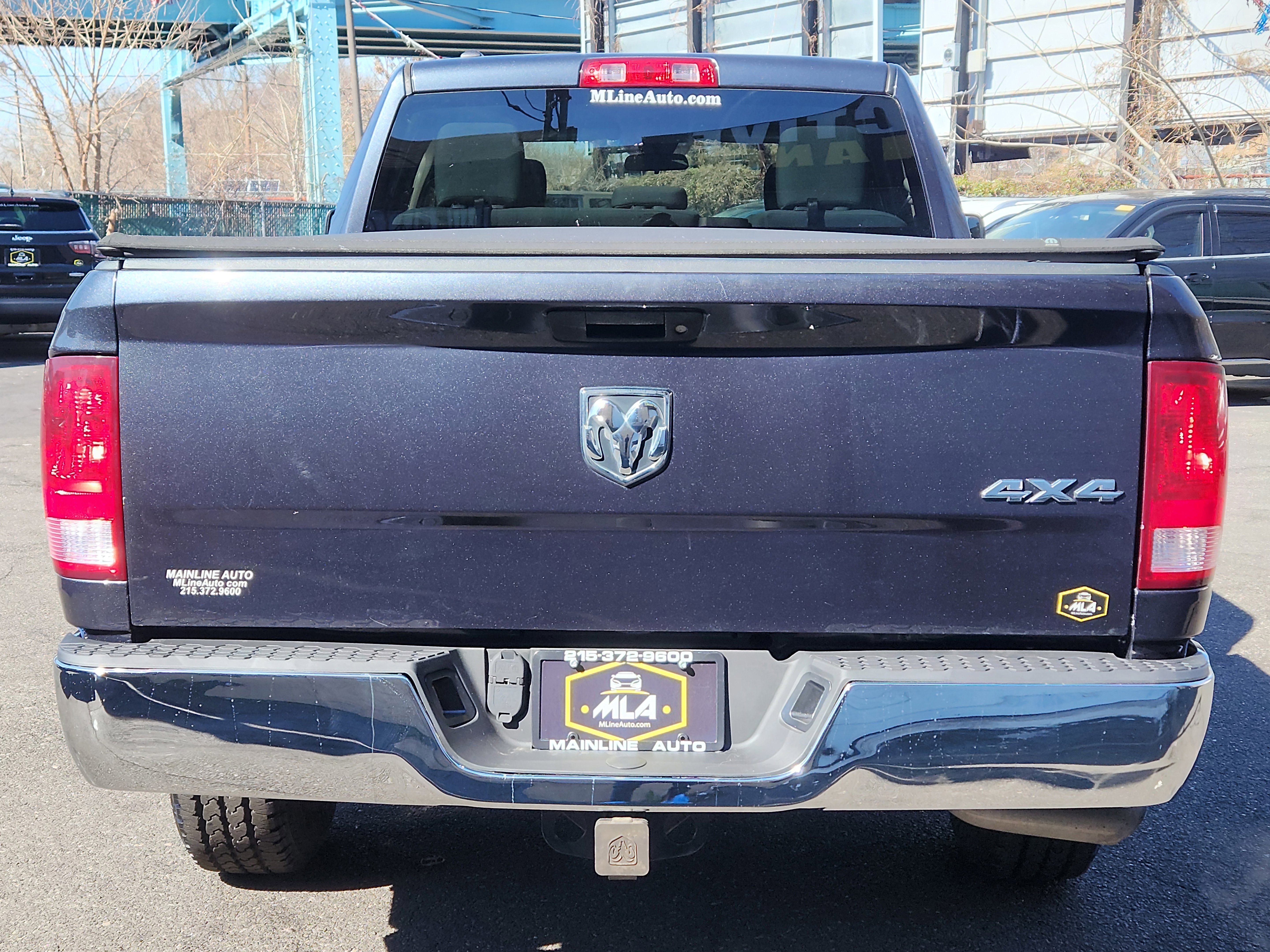 Used 2017 RAM 1500 ST w/ SXT Appearance Group AWD/4WD image 4