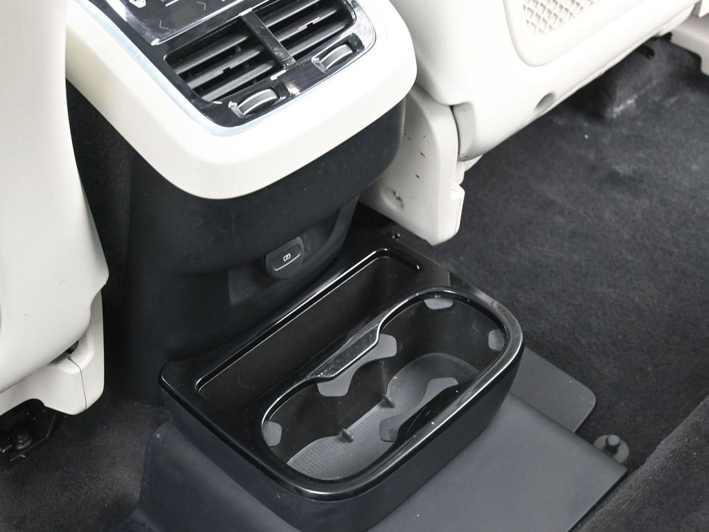 Used 2021 Volvo XC90 T6 Momentum w/ Advanced Package image 23
