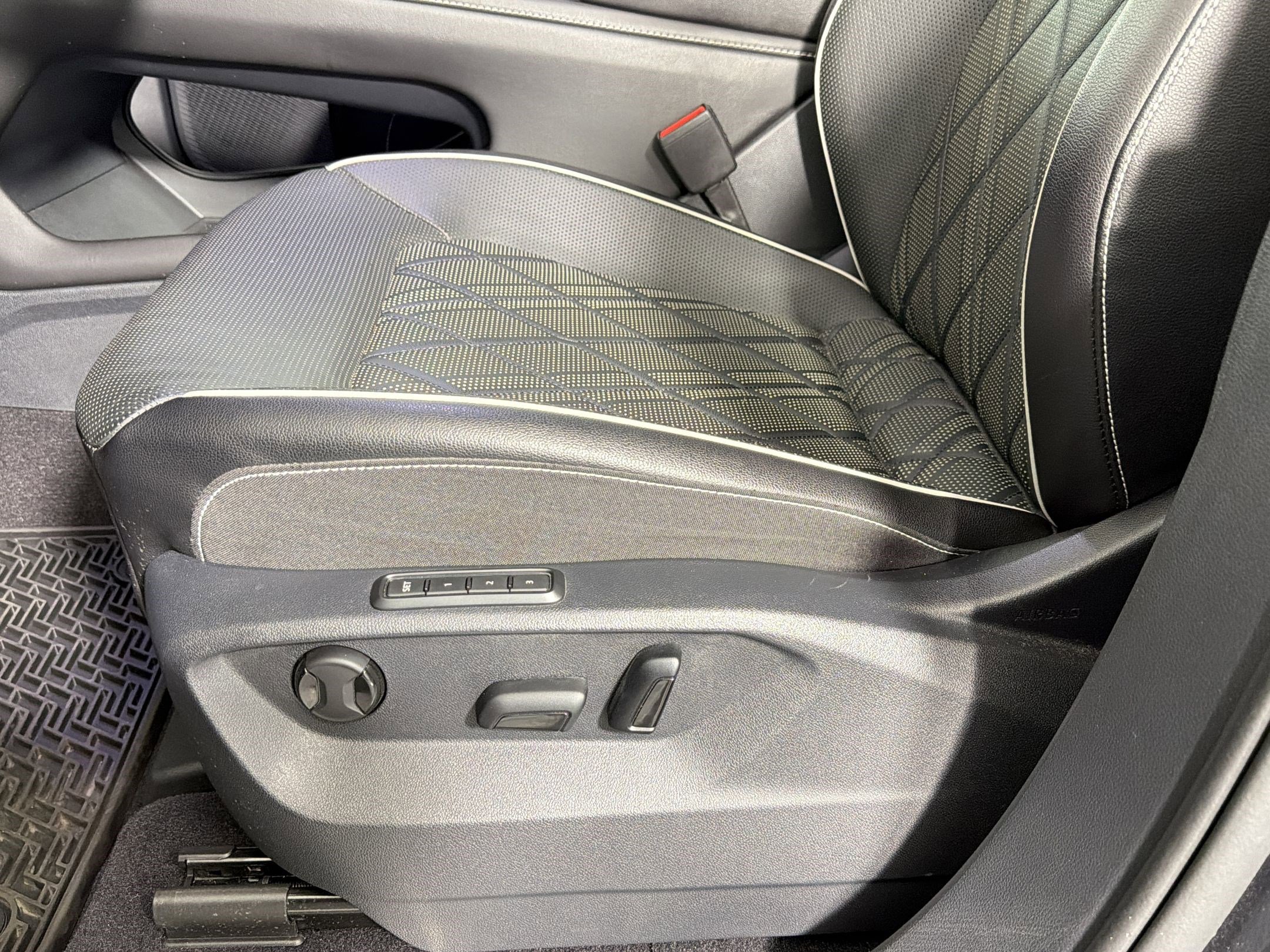 Used 2024 Volkswagen Atlas SEL Premium R-Line AWD/4WD image 11