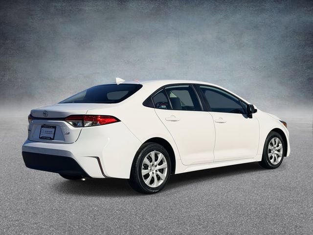 Used 2024 Toyota Corolla LE image 4