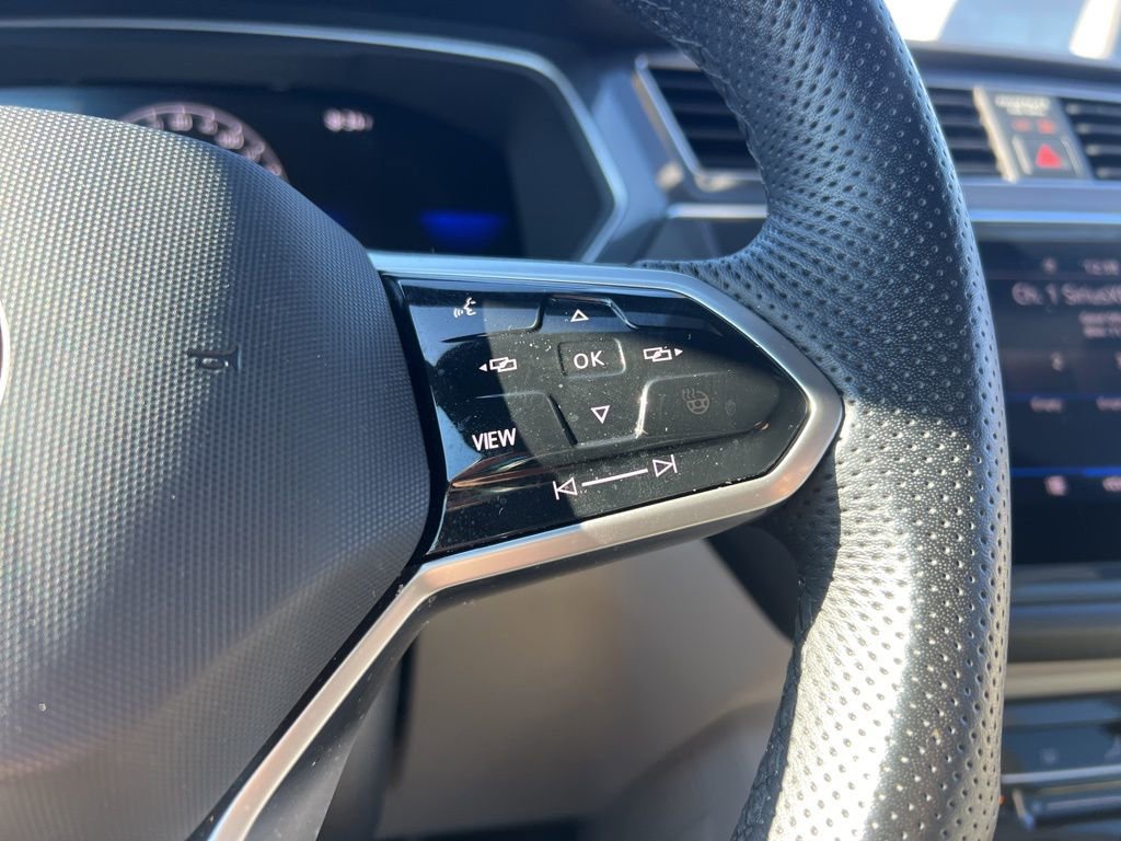 Used 2023 Volkswagen Tiguan SE R-Line image 18