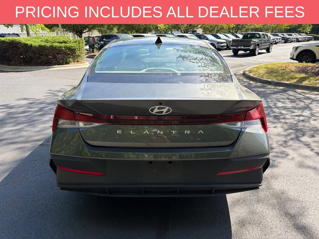 Used 2024 Hyundai Elantra SEL FWD image 5