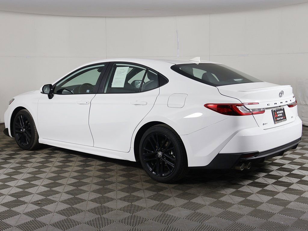 Used 2025 Toyota Camry SE image 7