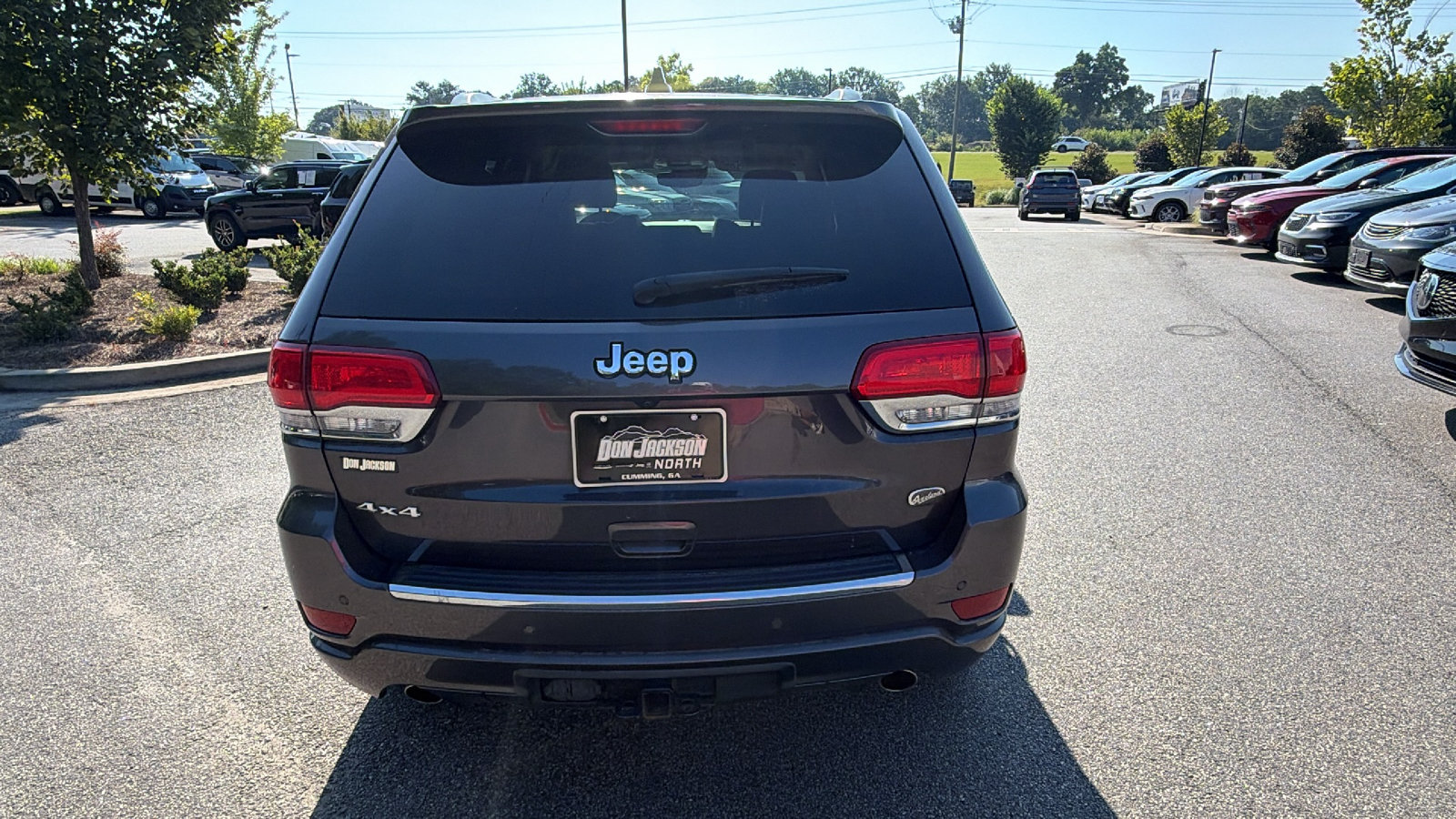 Used 2017 Jeep Grand Cherokee Overland w/ Jeep Active Safety Group AWD/4WD image 9