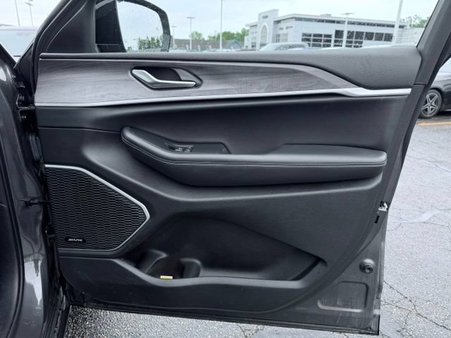 Used 2022 Jeep Grand Cherokee Limited AWD/4WD image 18