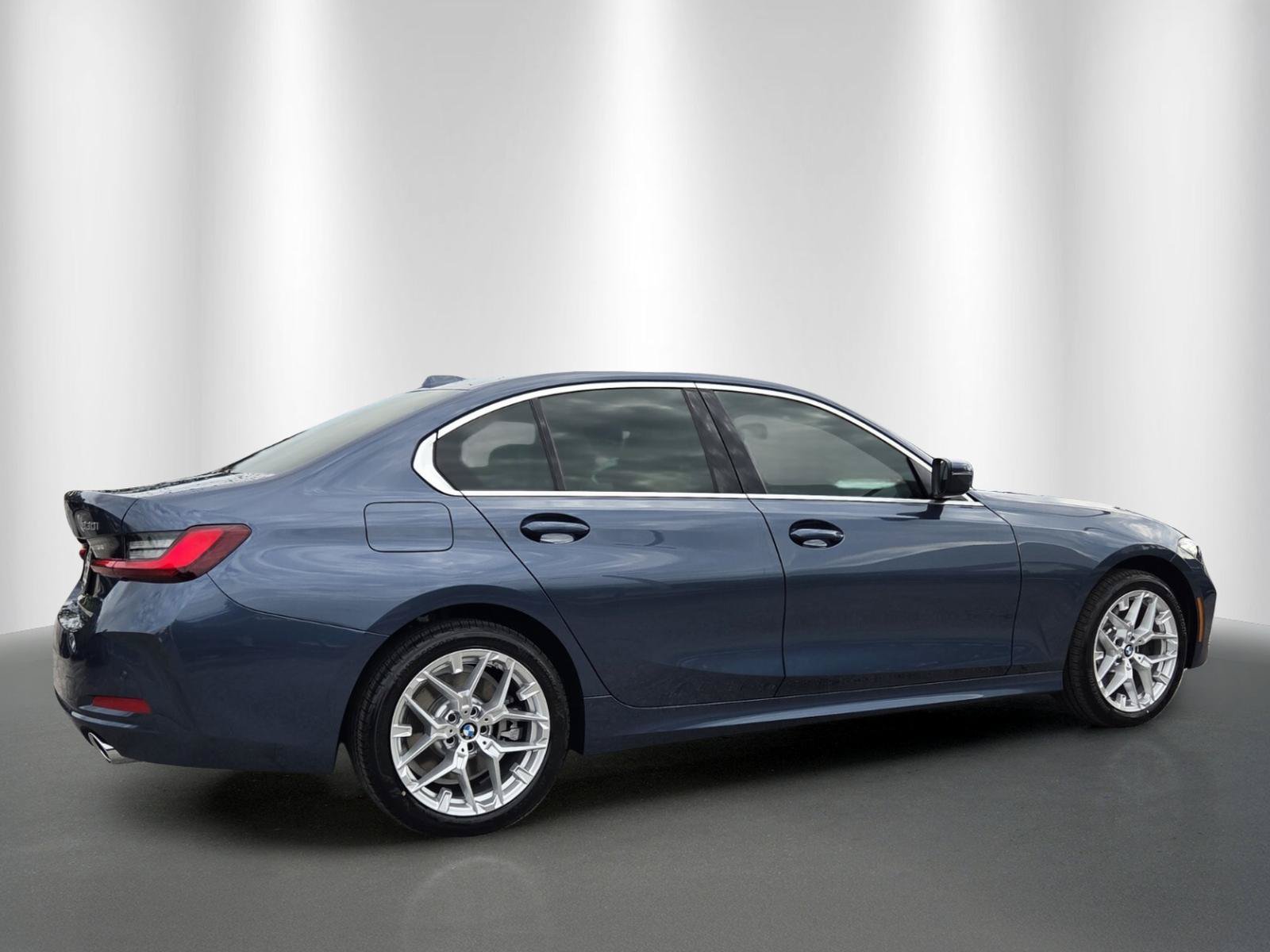 New 2026 BMW 330i Sedan w/ Premium Package RWD image 7