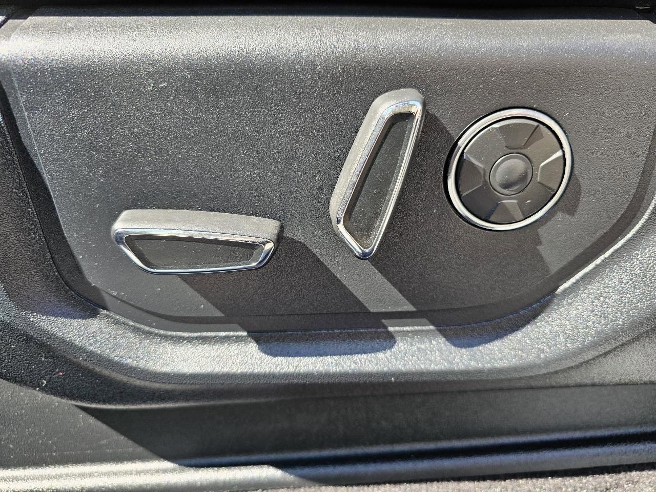 Used 2019 Ford F150 Platinum w/ Equipment Group 701A Luxury AWD/4WD image 9