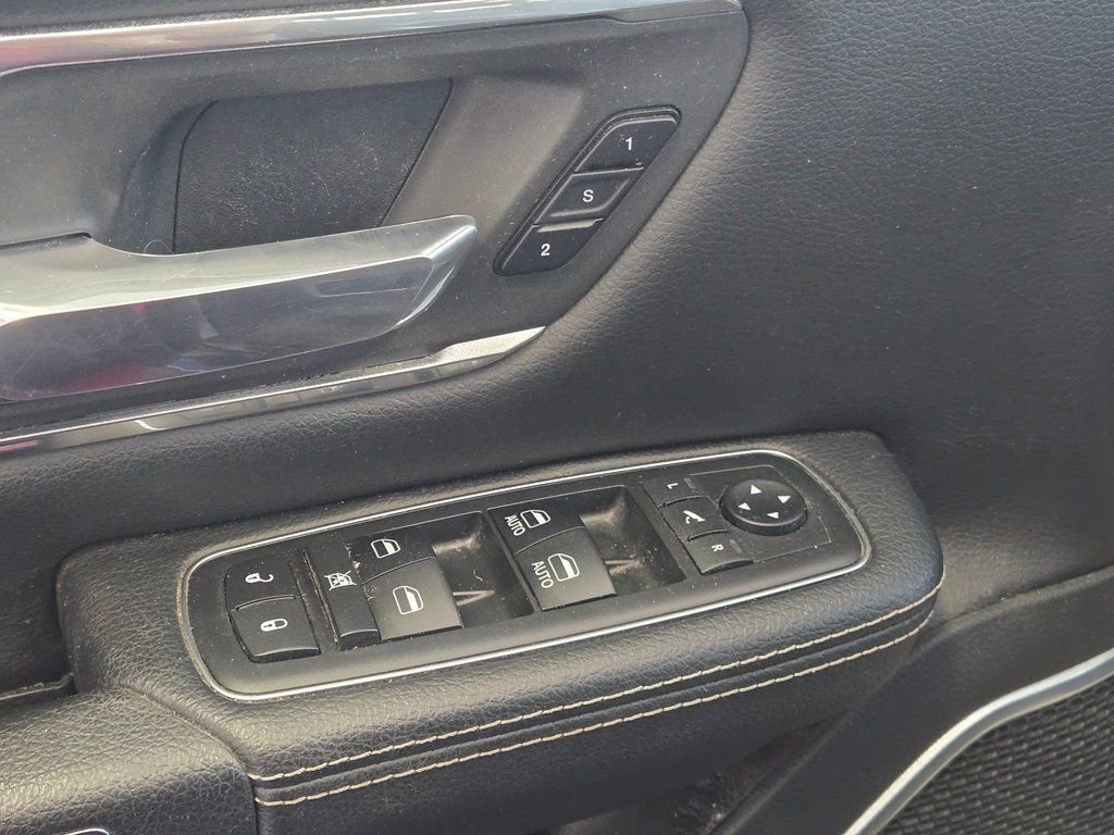 Used 2019 RAM 1500 Laramie image 9