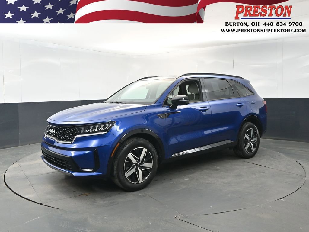 Used 2023 Kia Sorento S w/ Panoramic Sunroof Package