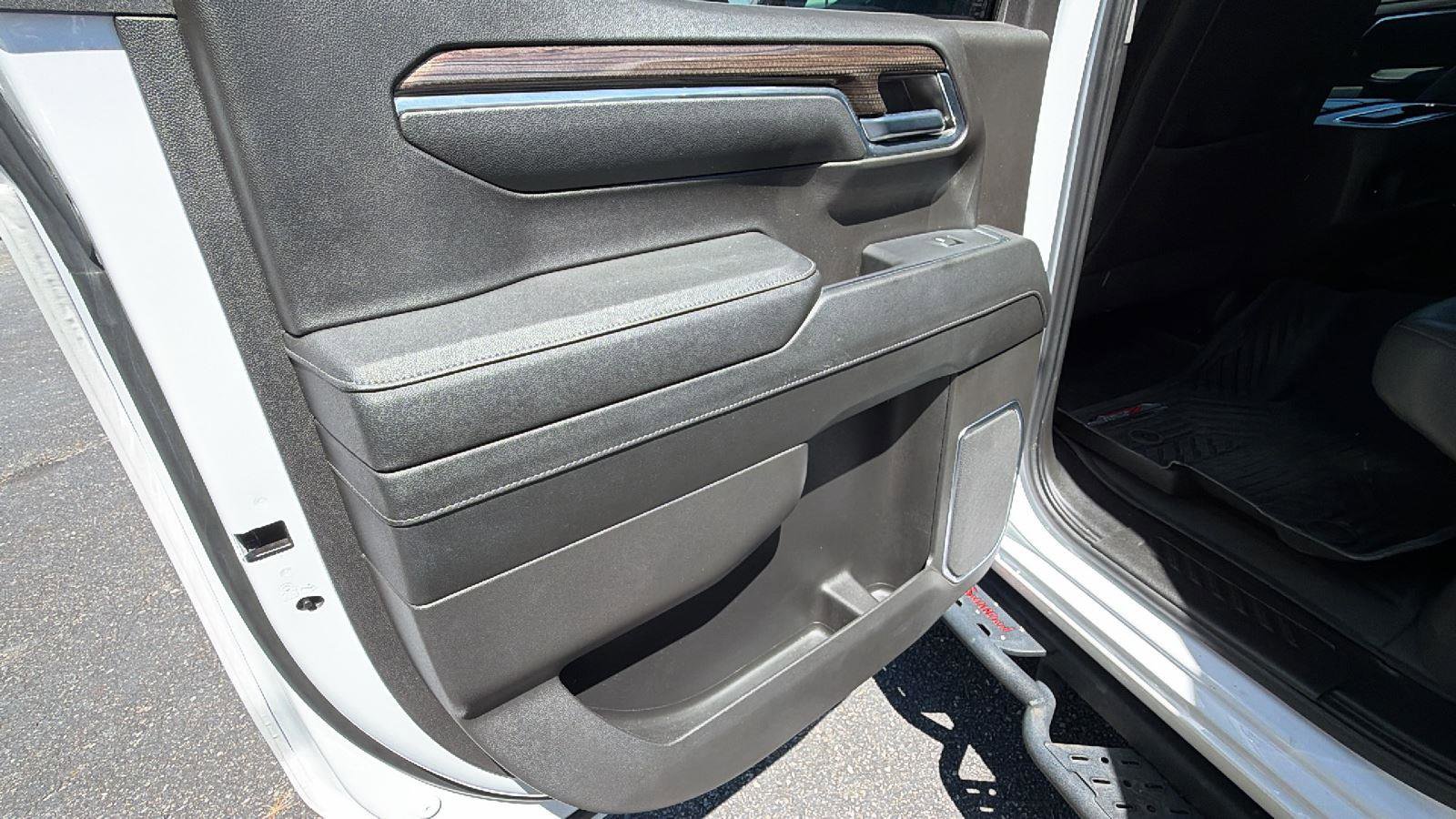 Used 2024 Chevrolet Silverado 1500 LT Trail Boss w/ LT Trail Boss Premium Package AWD/4WD image 19