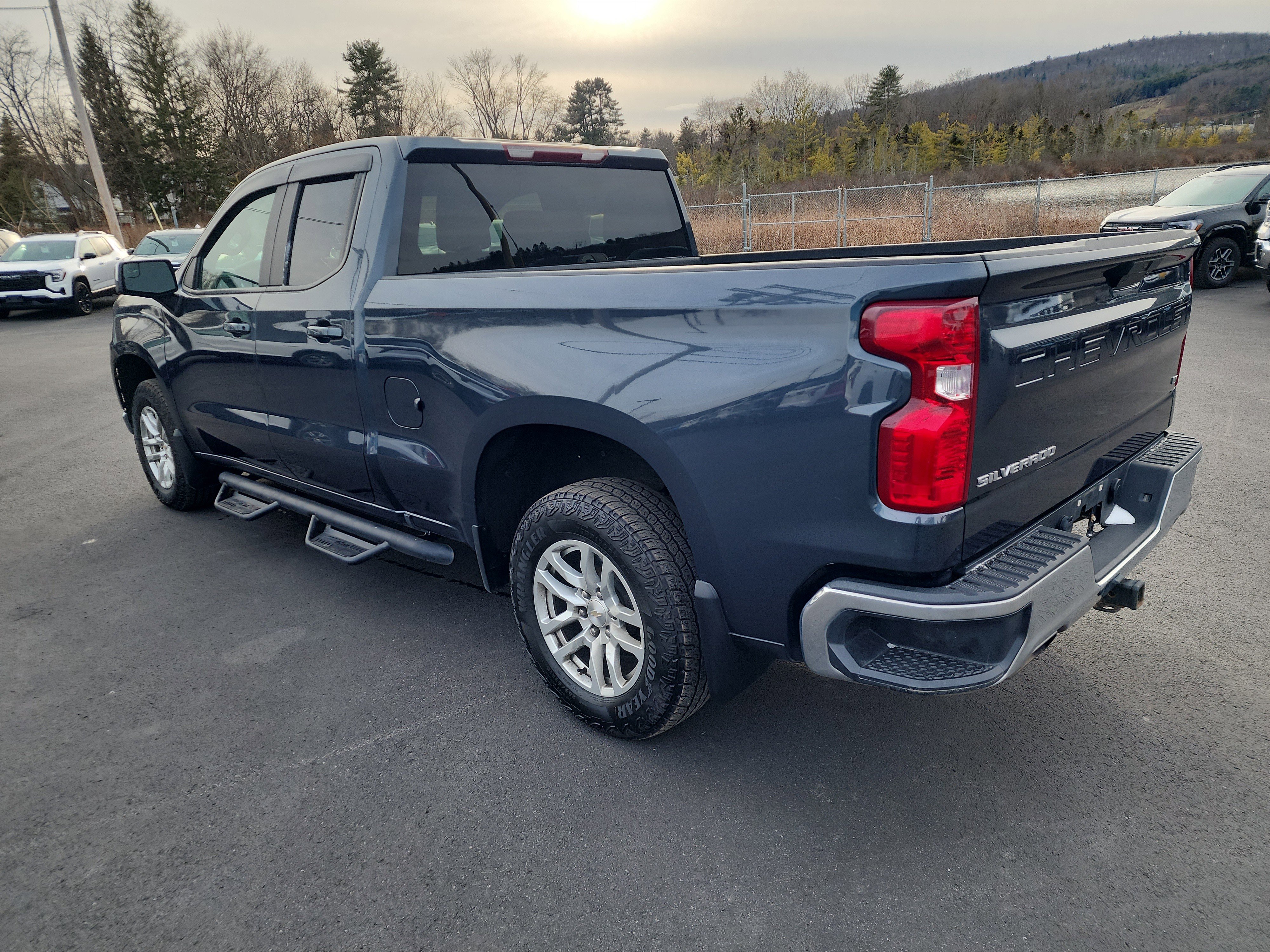 Used 2022 Chevrolet Silverado 1500 LT image 6
