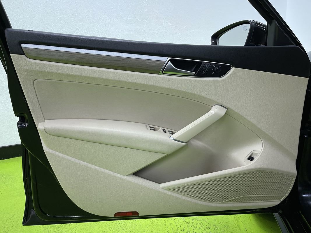 Used 2018 Volkswagen Passat 2.0T SE image 16