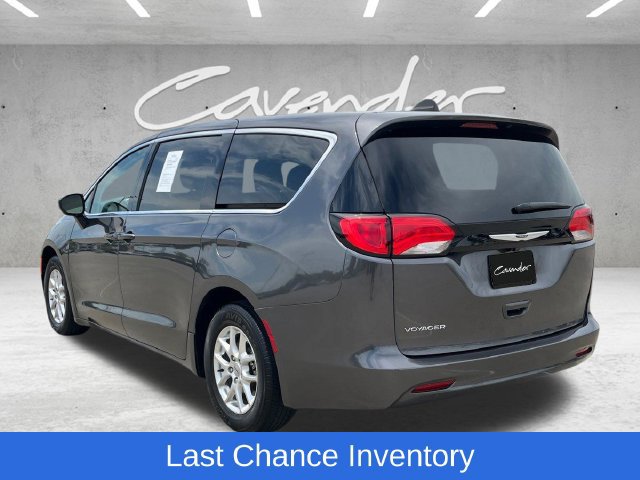 Used 2023 Chrysler Voyager LX FWD image 14