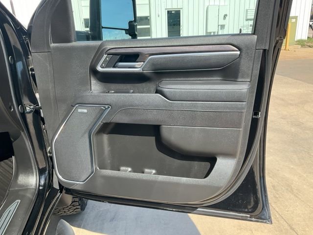 Used 2025 Chevrolet Silverado 2500 LTZ w/ LTZ Plus Package image 37