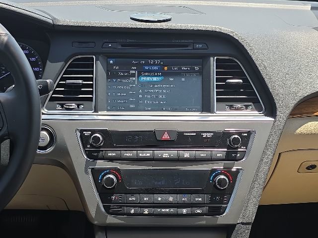 Used 2015 Hyundai Sonata Limited w/ Option Group 05 FWD image 16