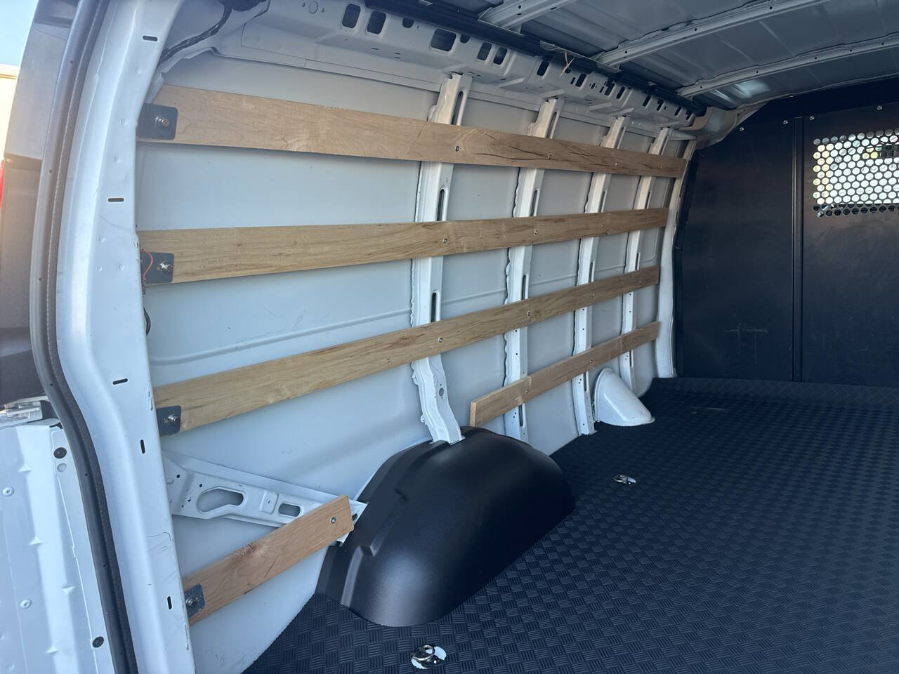 Used 2024 GMC Savana 2500 w/ Driver Convenience Package image 31