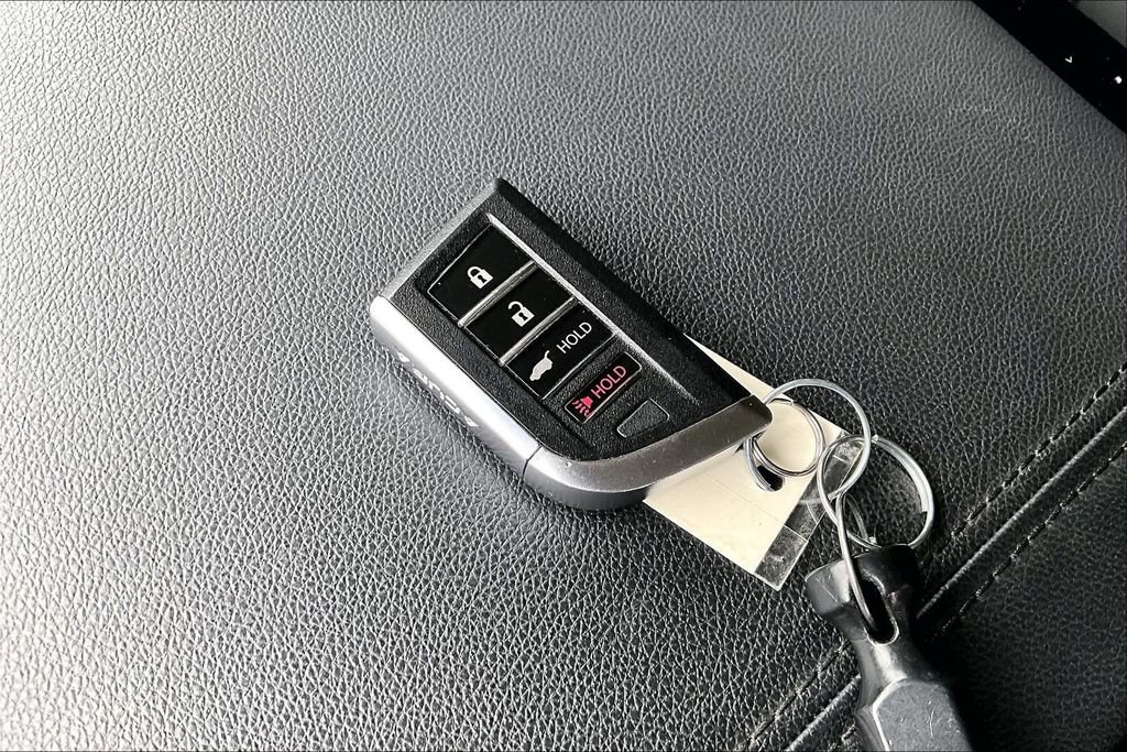 Used 2023 Acura MDX SH-AWD image 12