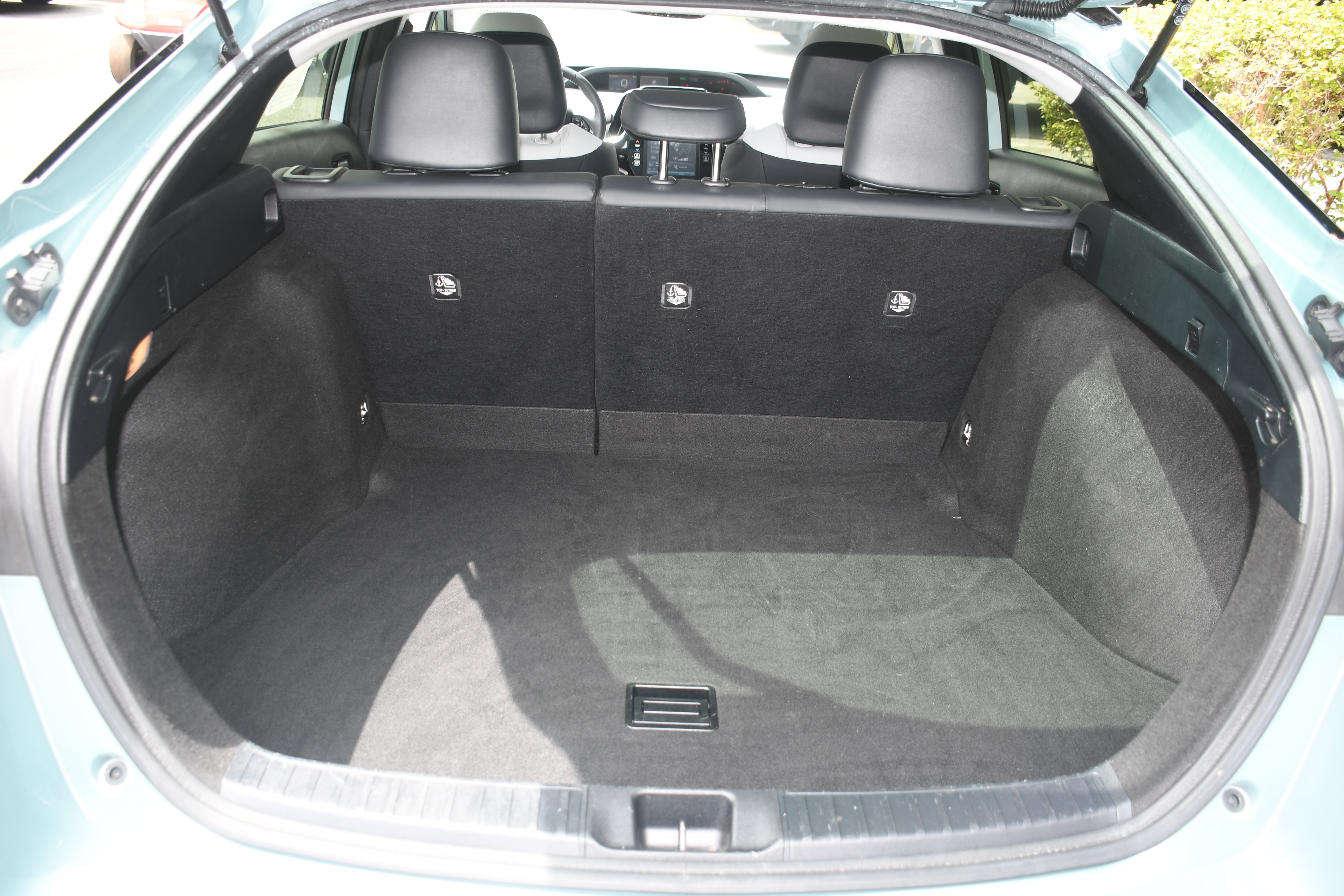 Certified 2022 Toyota Prius Limited w/ Premium Convenience Package FWD image 18