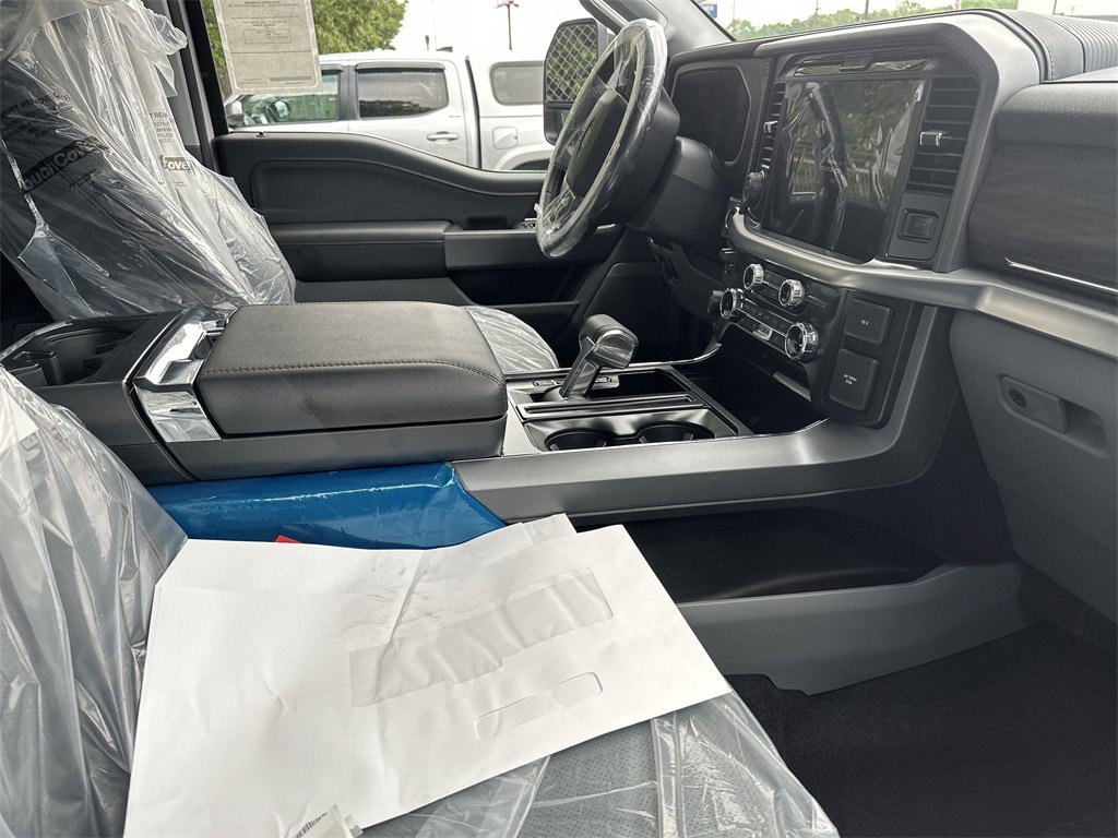New 2025 Ford F150 Lariat w/ Equipment Group 502A High image 18
