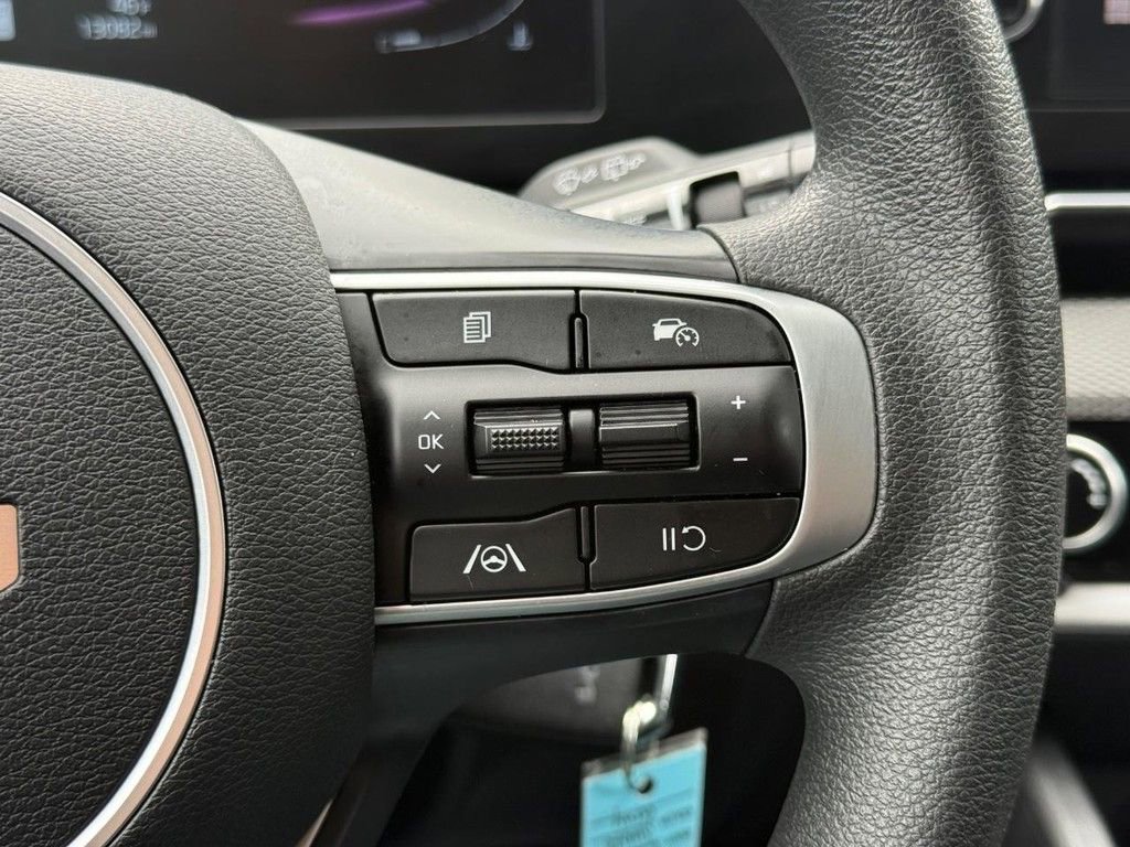 Used 2023 Kia Sportage LX AWD/4WD image 18