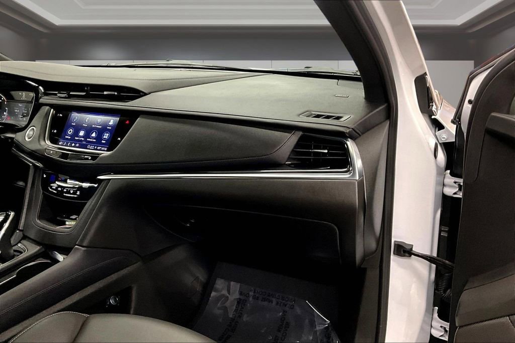 Certified 2025 Cadillac XT6 Luxury AWD/4WD image 27